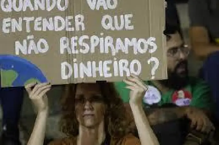 1% mais rico do Brasil contribui 7 vezes mais com crise climática