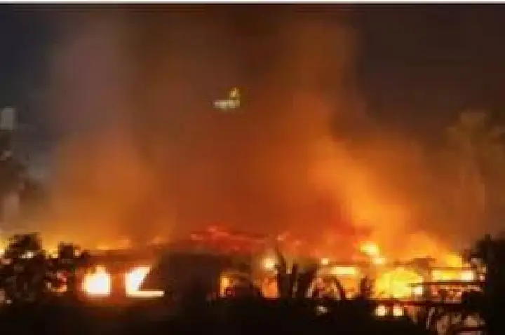 25 vítimas morrem durante incêndio em boate de Goa; VÍDEO