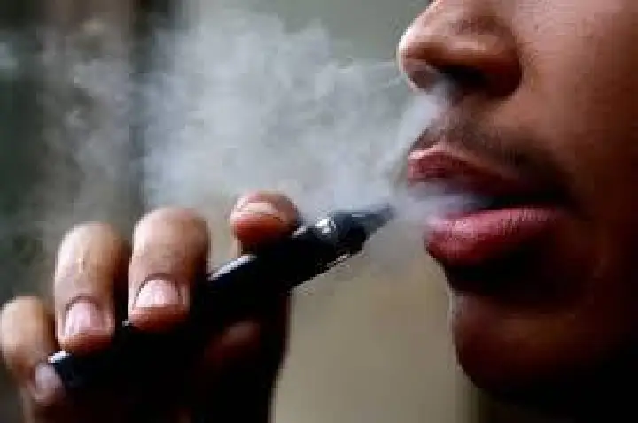 8,7% dos adolescentes dizem usar cigarro eletrônico, diz pesquisa