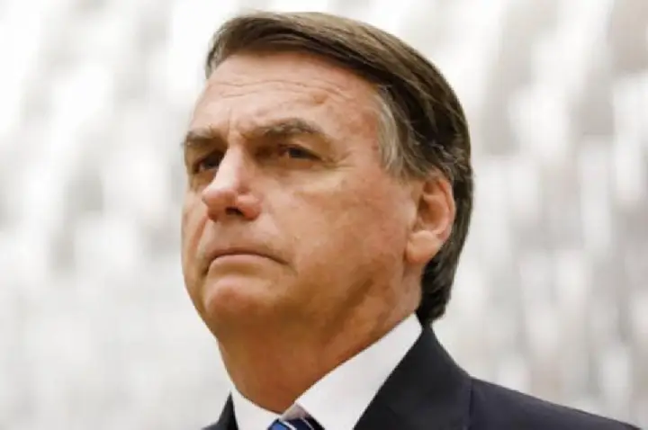 A mando de Moraes, PF busca armas e munições na casa de Bolsonaro