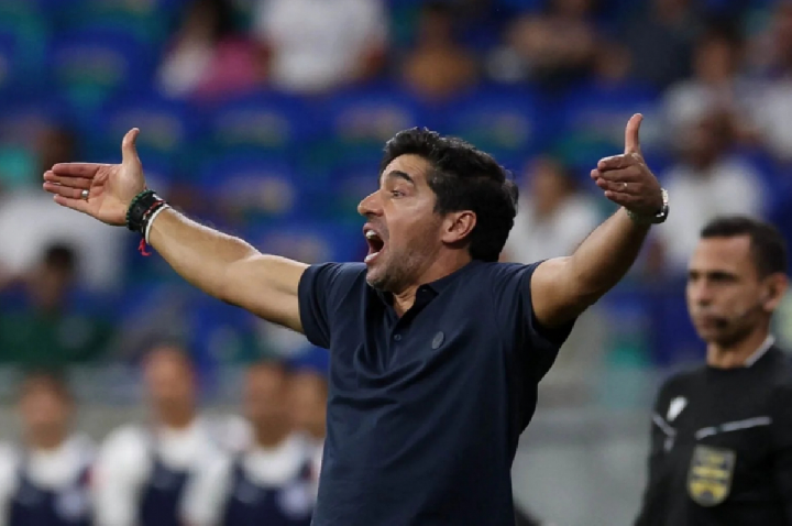 Abel Ferreira é suspenso por 8 jogos e fica fora de clássico