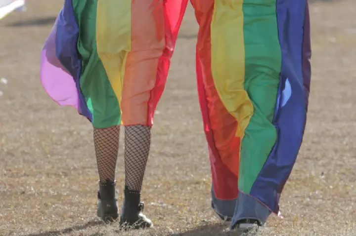 Aceitação da homossexualidade no Brasil cai de 79% para 72%