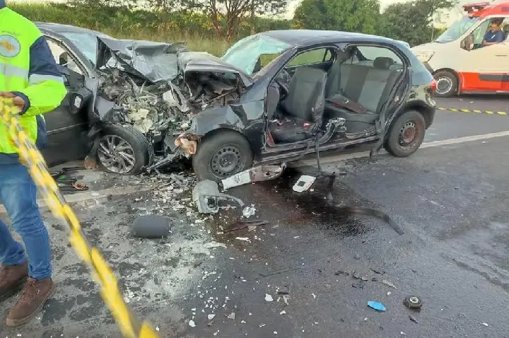 Acidente entre carros mata 4 pessoas em rodovia de Barretos