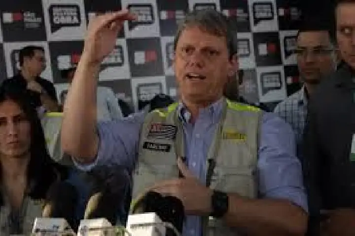 Agudos recebe Tarcísio para concluir cursos