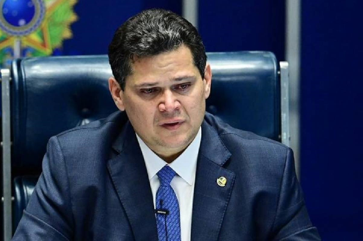 Alcolumbre: nº de pedidos de impeachment do STF não é normal