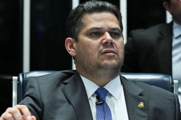 Alcolumbre nega acordo para derrubar CPI do Master