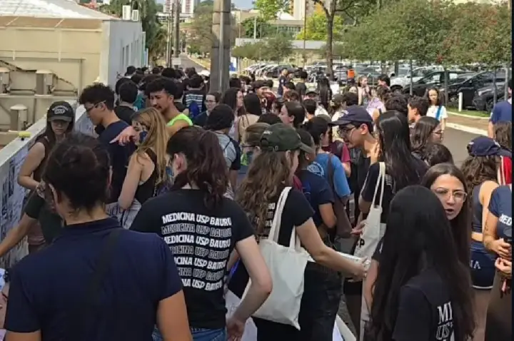 Alunos de Medicina da USP Bauru fazem paralisação por melhorias