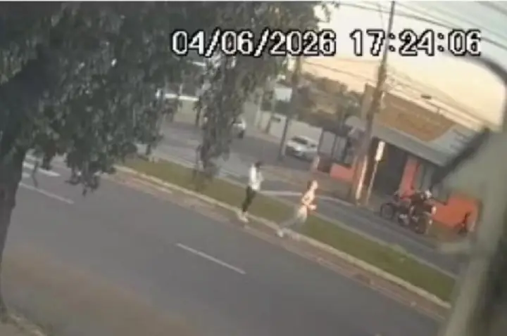 Amigas suspeitas de homicídio após tirarem foto e ciclista morrer
