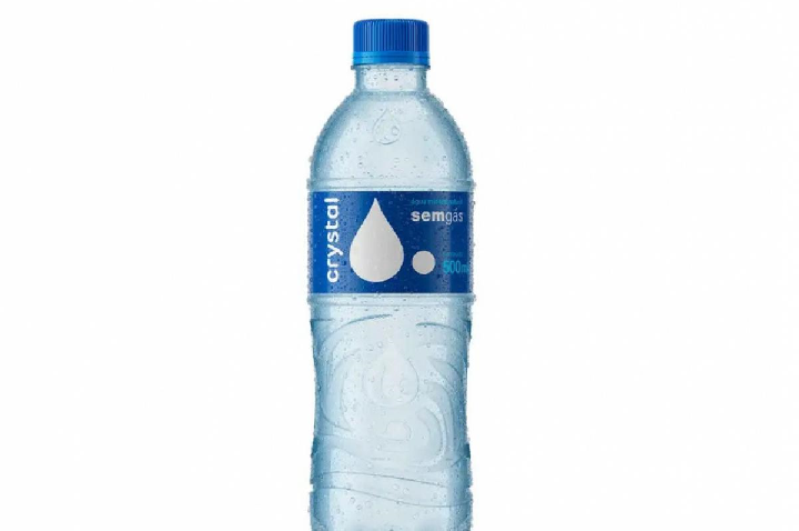 Anvisa anuncia recolhimento voluntário de lote da água Crystal