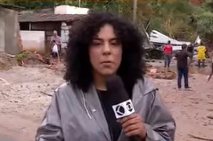 Ao cobrir caso, repórter descobre que casa da tia desabou; VÍDEO