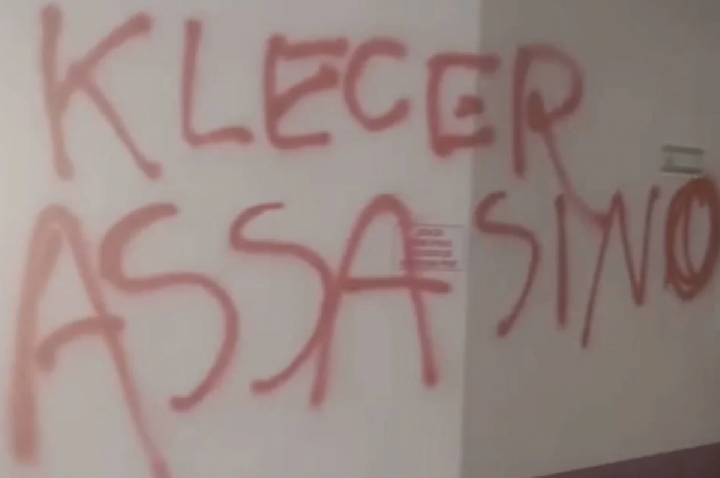 Apartamento de síndico confesso é vandalizado após prisão