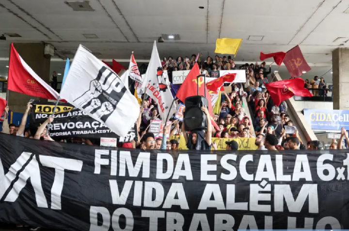 Apoio ao fim da 6x1 cai entre bolsonaristas e até lulistas