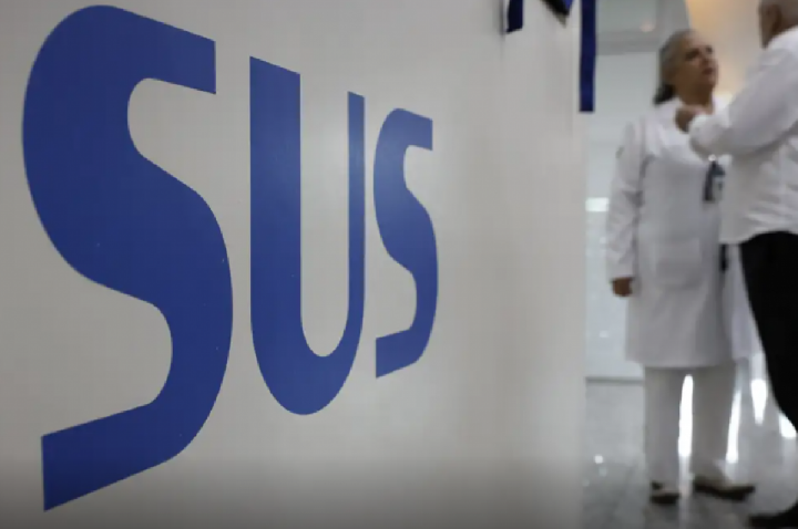 Aposentada é consumida por fungo enquanto espera na fila do SUS