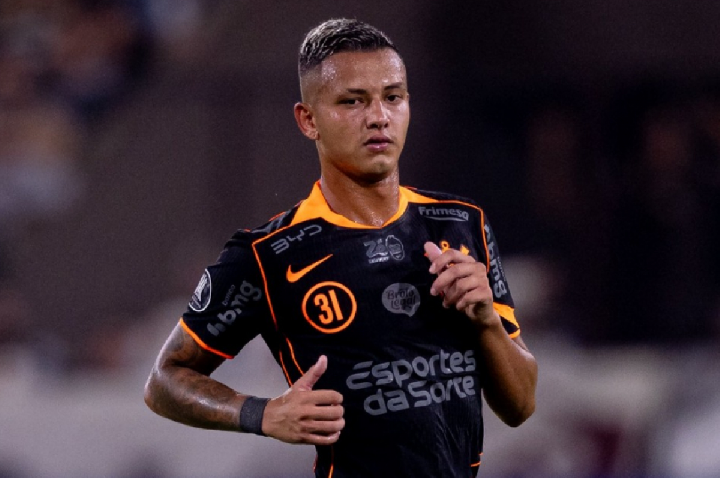 Aposta de Diniz abre placar, e Corinthians vence na estreia