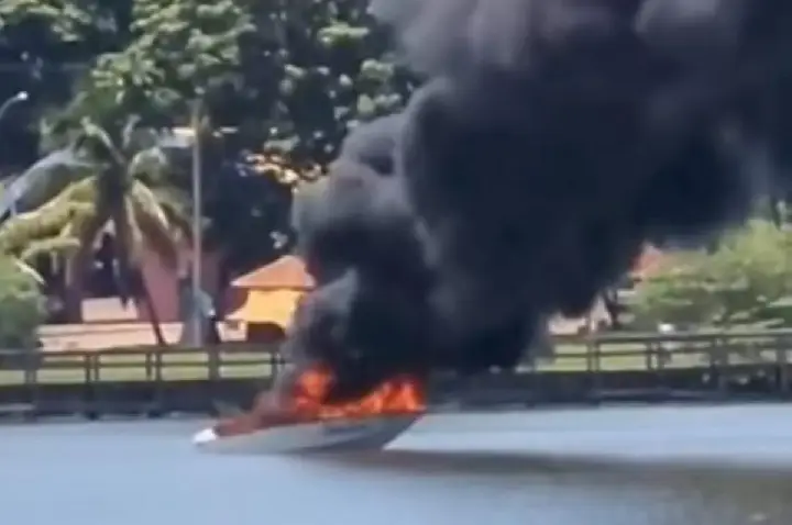 Arealva: lancha pega fogo na praia e fere adulto e criança; VÍDEO