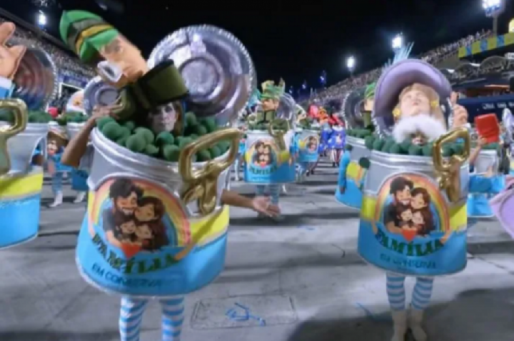 Arquidiocese contesta uso de símbolos da família após desfile