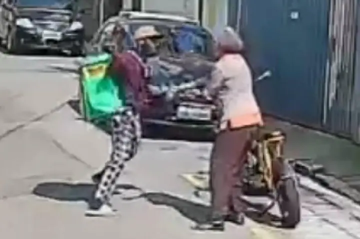 Assaltante fere idosa de 80 anos a facadas após reagir a ataque