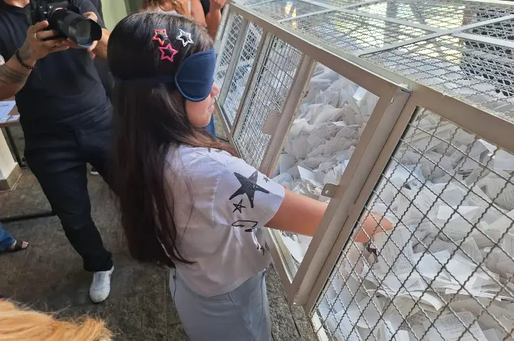 Associação Comercial e Industrial de Pirajuí (ACINP) sorteou nesta terça-feira (6), um carro 0 KM na Campanha  Natal de Luz