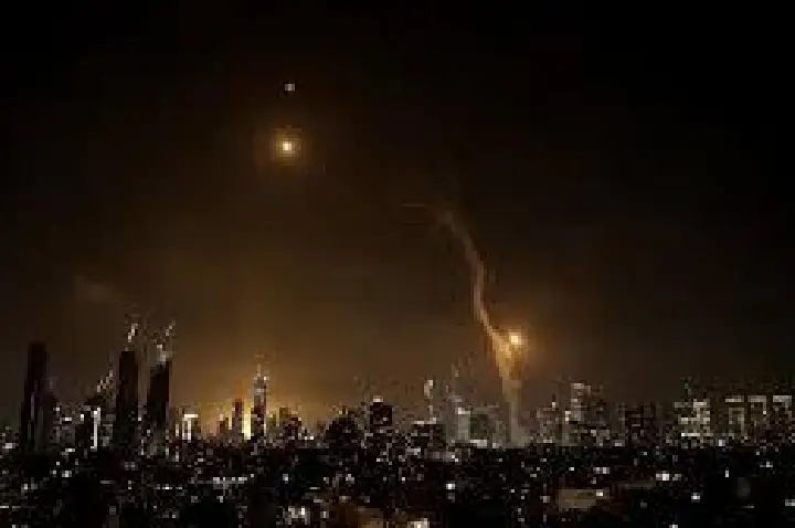 Ataques do Irã deixam 3 mortos e ao menos 82 feridos em Israel