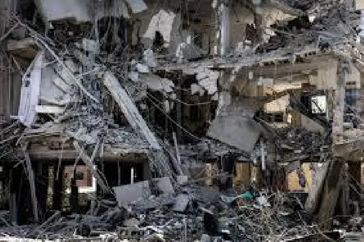 Ataques entre Israel e Irã causam mais de 90 mortes desde sexta