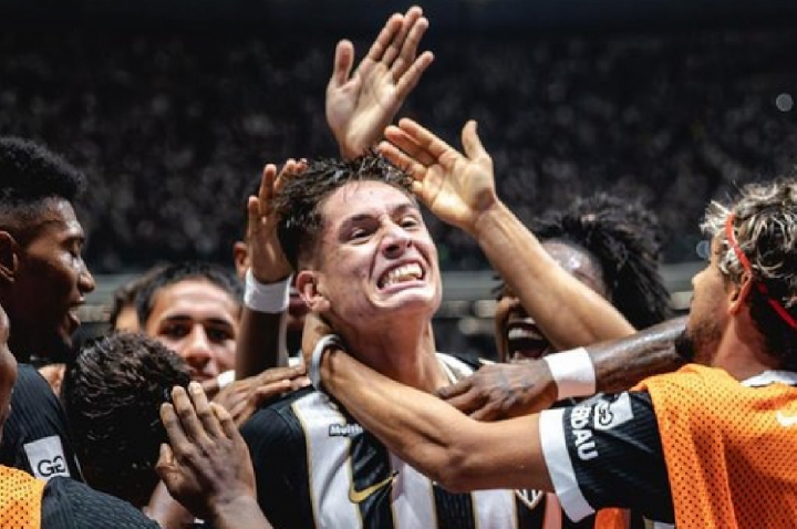 Atlético-MG vence, foge do Z4 e tira São Paulo da liderança