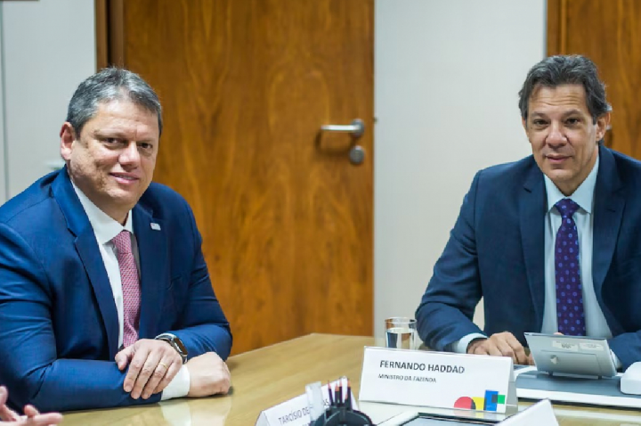 'Aumentou um imposto a cada 30 dias', diz Tarcísio sobre Haddad