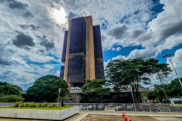 Banco Central reduz juros básicos para 14,75% ao ano