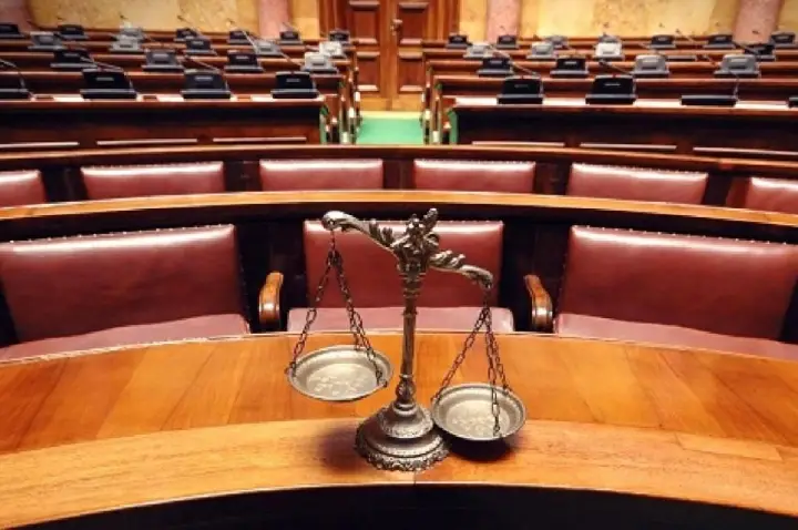 Bauru: mãe que envenenou filha é absolvida pelo Tribunal do Júri