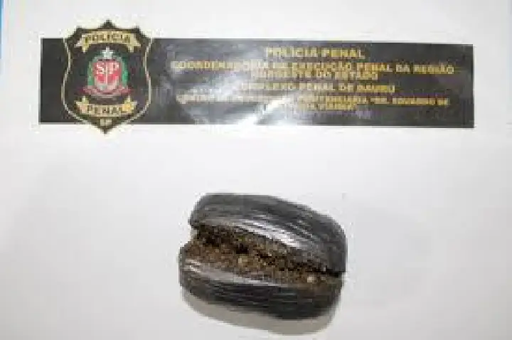 Bauru: visitantes tentam entrar com droga e celular em presídios