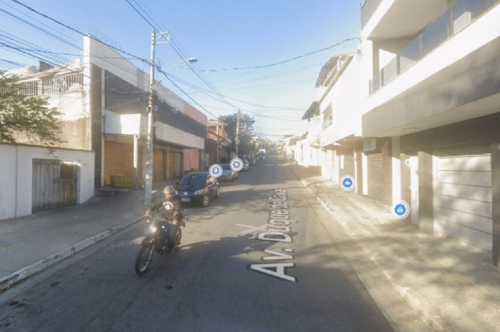 Bebê é resgatada de carro após mãe e padrasto irem a baile funk