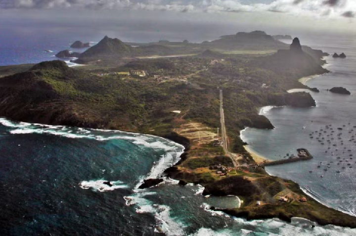 Bebê nasceu em Fernando de Noronha: por que é proibido na ilha?