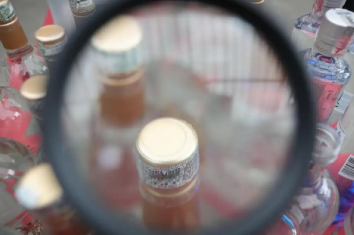 Bebidas adulteradas com metanol custavam o mesmo que as originais