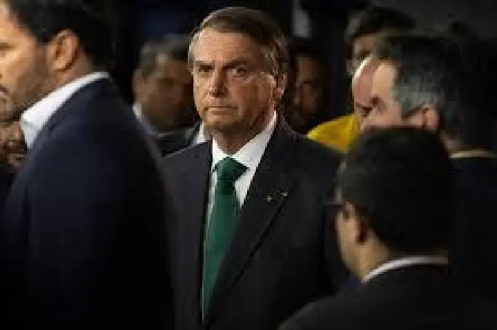 Bolsonaro cogita acionar Casa Branca contra tarifaço, diz site