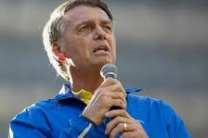 Bolsonaro ficará de repouso em julho inteiro por ordem médica