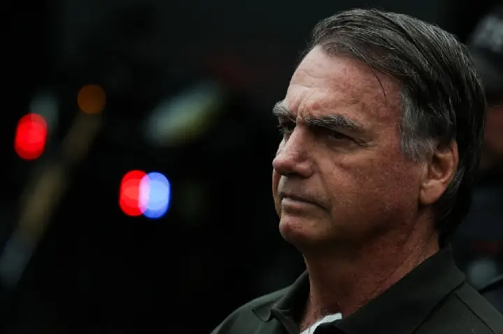 Bolsonaro pede revisão criminal no STF para anular condenação