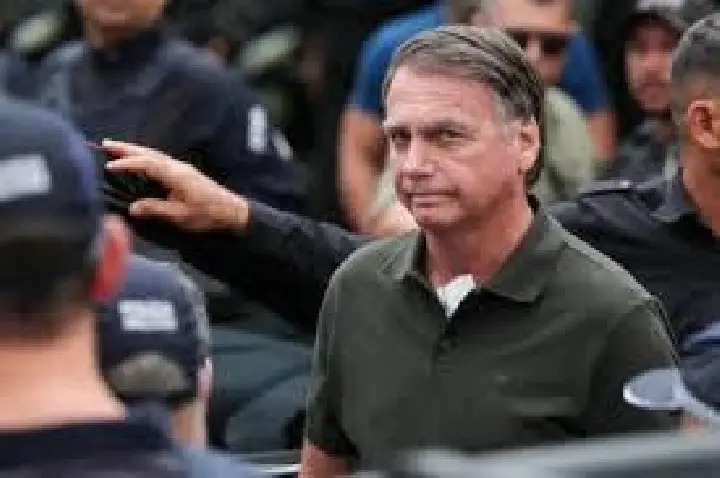 Bolsonaro piora; perícia aponta necessidade de cirurgia