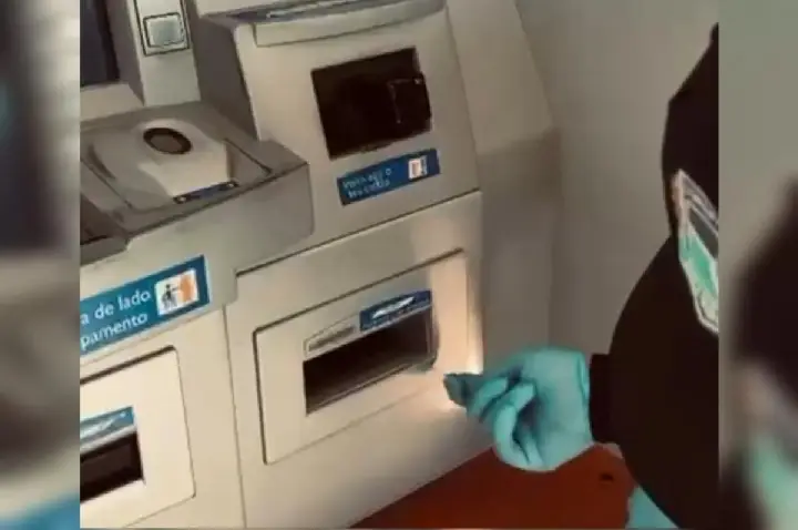 Caixas eletrônicos são flagrados com armadilhas; VÍDEO