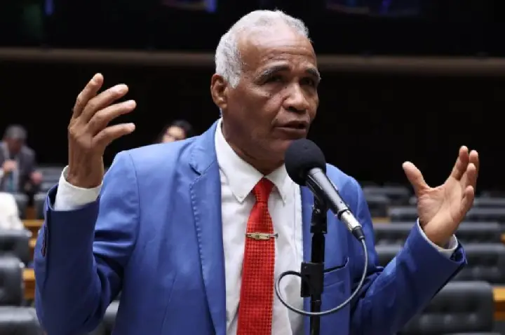 Câmara aprova projeto que permite a pais internarem adolescentes