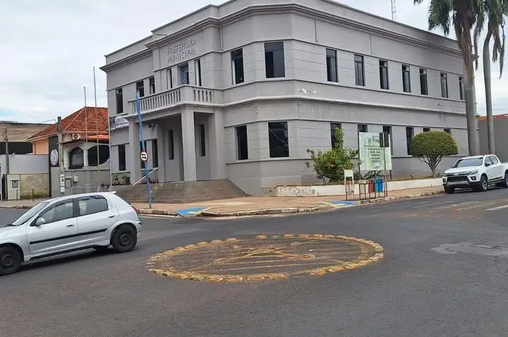 Câmara Municipal de Pirajuí abre Comissão Processante contra prefeita Rosa