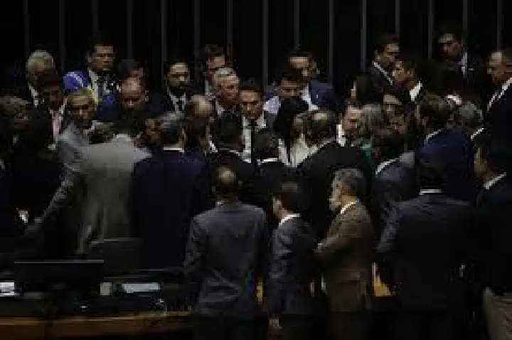 Câmara pauta projeto para punir deputados que barram trabalhos