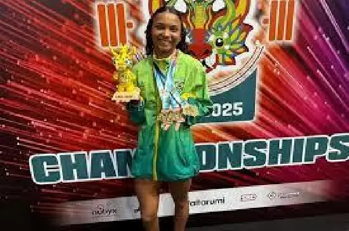 Carioca de 14 anos é campeã do mundo em levantamento de peso
