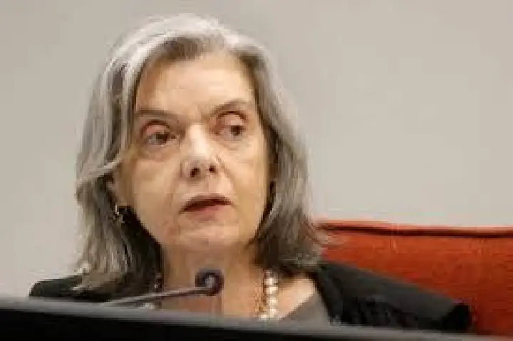 Cármen Lúcia cobra diversidade em meio a pressões sobre vaga