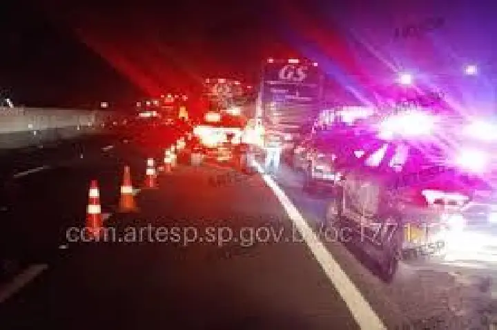 Casal desembarca em rodovia de Marília e é morto a tiros