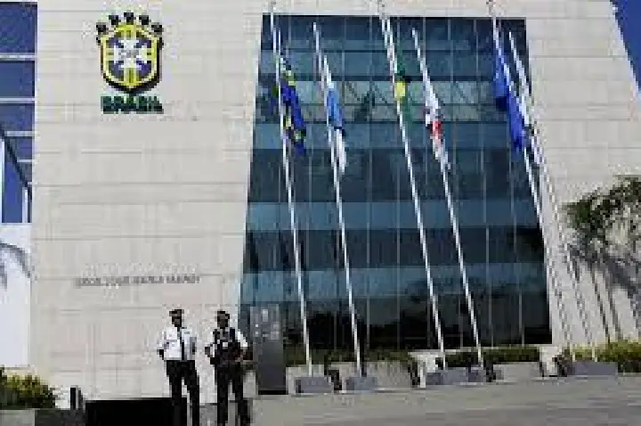 CBF vai à Fifa por divulgação de áudios do VAR após pedido do SP