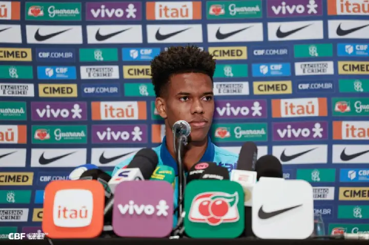 Chorei no colo dos meus pais, diz Estêvão sobre lesão