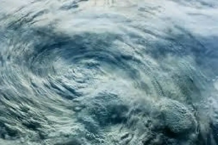 Ciclone deixa mais de 340 mil sem luz no Rio Grande do Sul