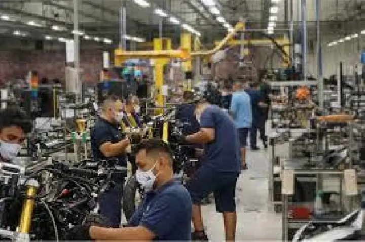 CNI: Redução da jornada pode gerar custo de R$ 88 bi à indústria