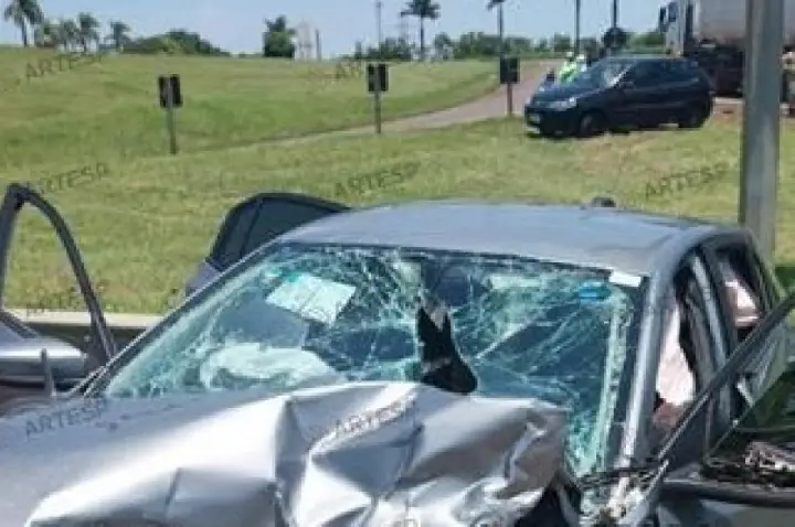 Colisão frontal deixa 8 feridos na rodovia Jaú-Barra