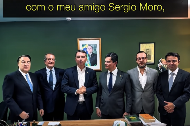 Com apoio de Flávio, Moro se filia ao PL pelo governo do PR