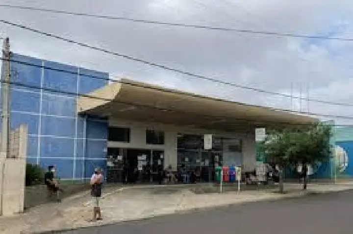 Com garrafa quebrada, homem fere gestante no rosto em Bauru